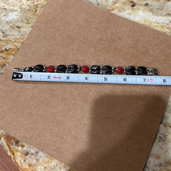 Lady bug magnetic bracelet - Picture 2 of 2